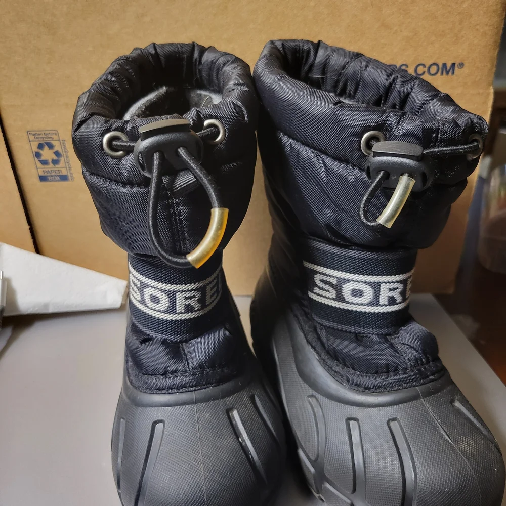 Sorel Kids Black Winter Boots Size 8 EUC
